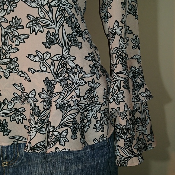 WORTHINGTON RUFFLE SLEEVE & HEM PRINT Beautiful Print Flare Sleeve - Picture 2 of 6